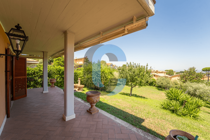 Villa in Via di Grotte Maria 1, Frascati — foto 2 di 5