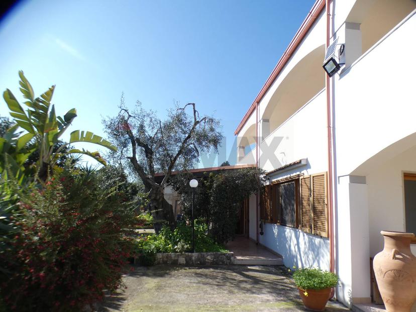 Villa in Località Macchia di Mauro 16, Vieste — foto 2 di 5
