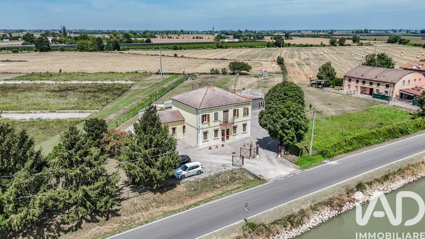 Villa in Via dell'Unione 290, Ferrara