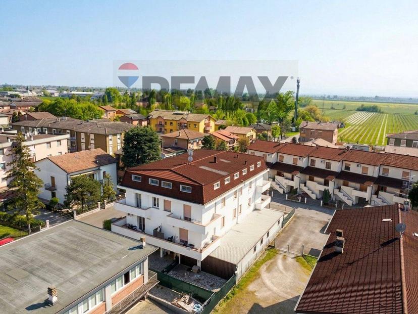 Quadrilocale in Via Caduti per La Libertà 10, Cadelbosco di Sopra