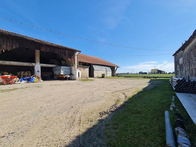 Rustico in Via delle Salette, Nogarole Rocca — foto 2 di 5