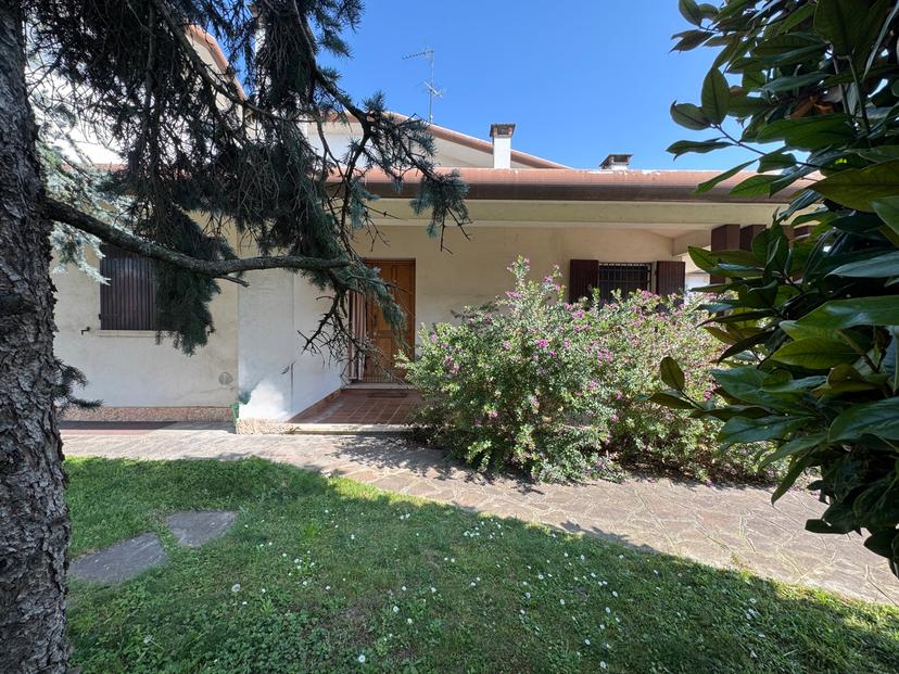Villa bifamiliare in Via Alberi Snc, Montagnana — foto 5 di 5