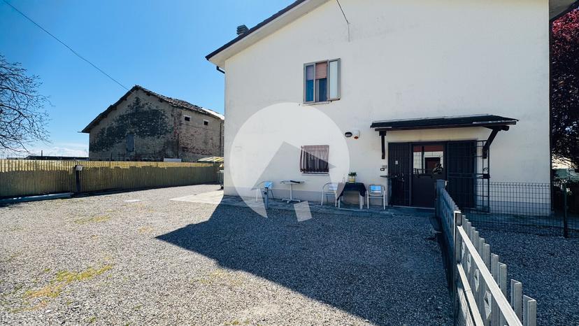 Villa unifamiliare in Via Giuseppe Mazzini, Cadelbosco di Sopra — foto 3 di 5