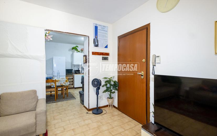 Trilocale in Via Enrico Zambonini, Reggio nell'Emilia — foto 2 di 5