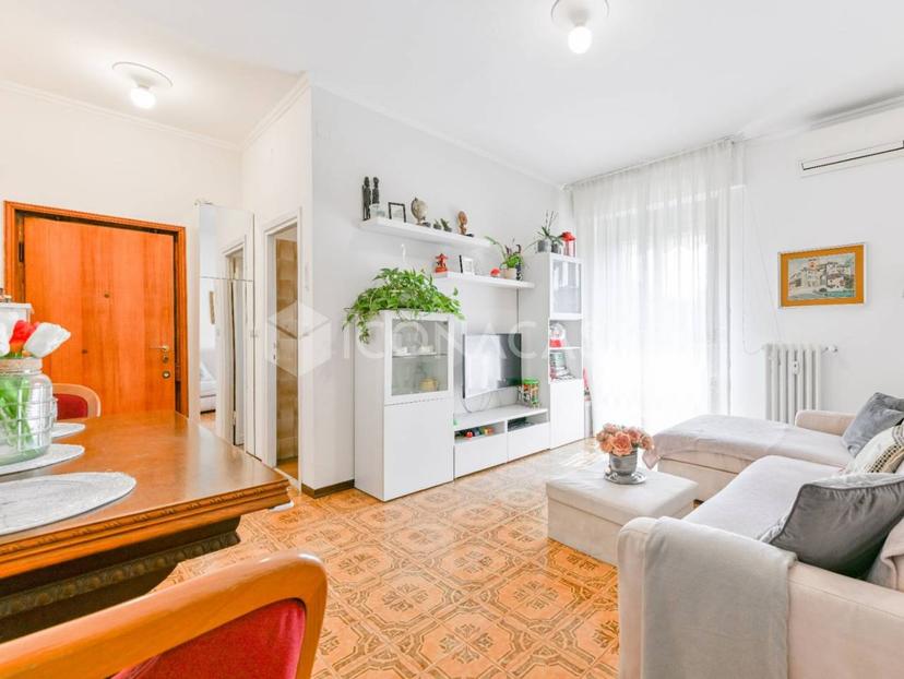 Trilocale in Viale Ungheria 17, Milano