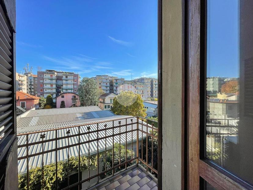 Quadrilocale in Via Pellegrino Rossi 84, Milano