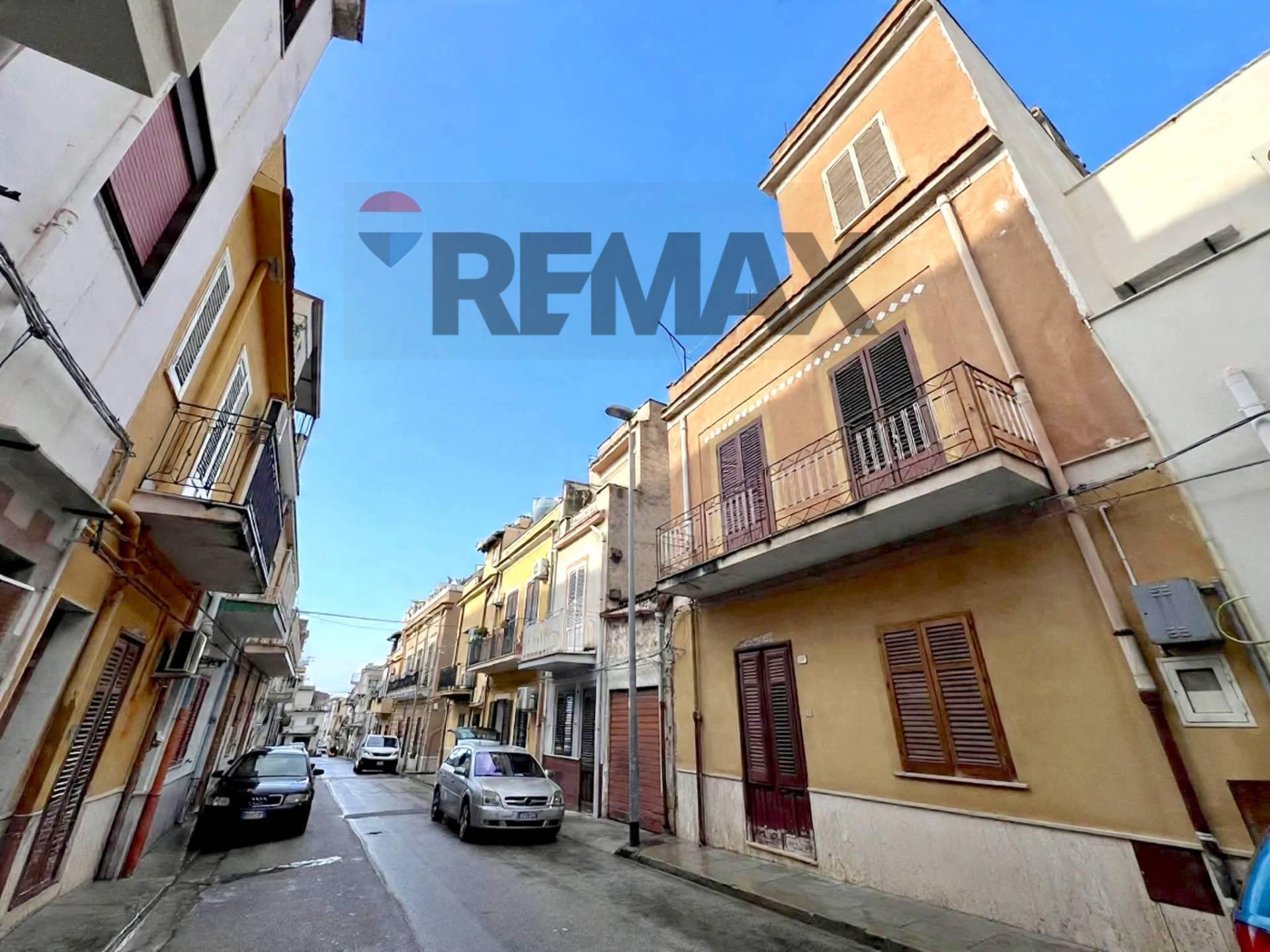 Casa indipendente in Via Salvatore Badalamenti 37, Cinisi