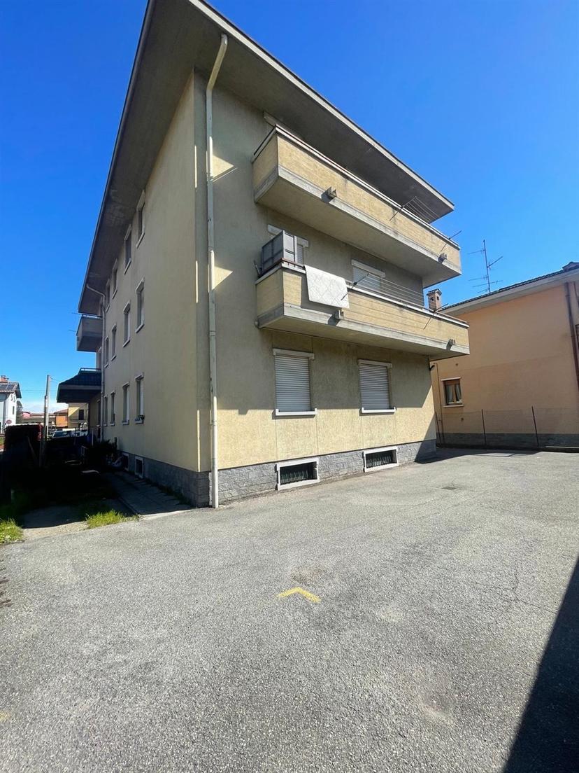 Trilocale in Via Sant' Alessandro, Castronno — foto 2 di 5