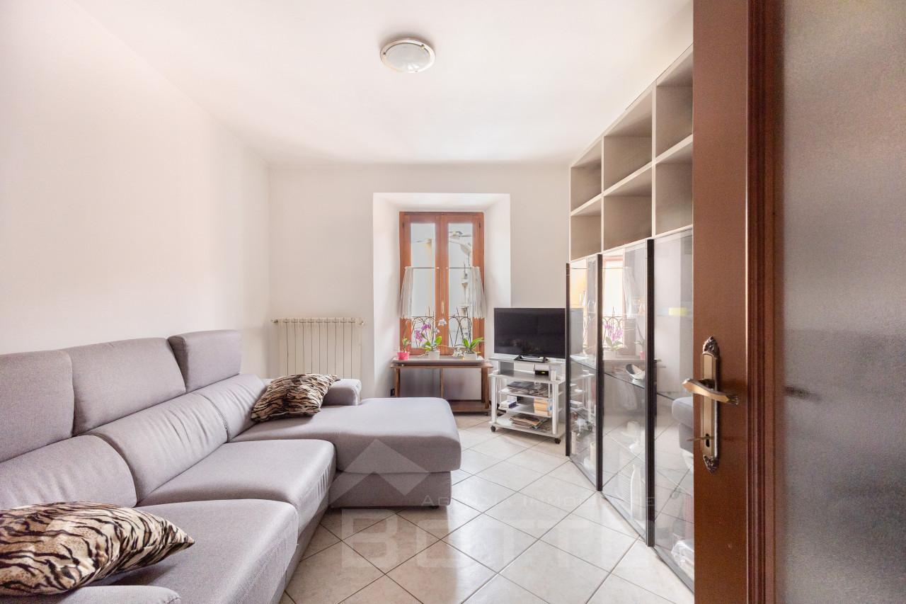 Trilocale in Via Edmondo De Amicis 57, Omegna