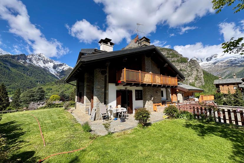 Porzione di villa in Strada Grand Ru 2/B, Courmayeur — foto 2 di 5