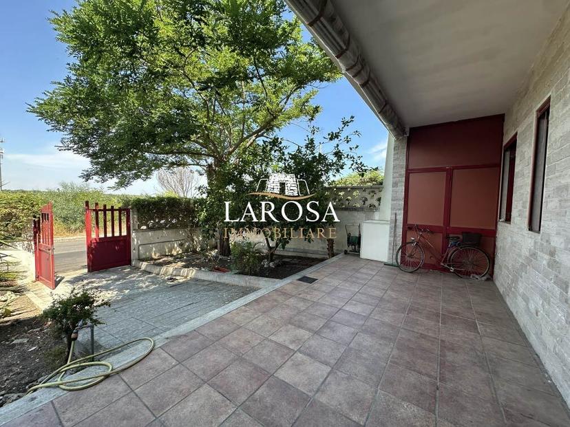 Casa indipendente in Via Giacomo Leopardi 48, Melendugno — foto 2 di 5
