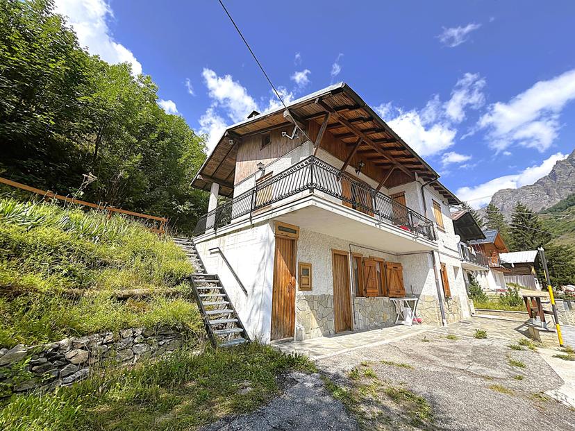 Villa bifamiliare in Via degli Alpini 8, Pietraporzio — foto 3 di 5