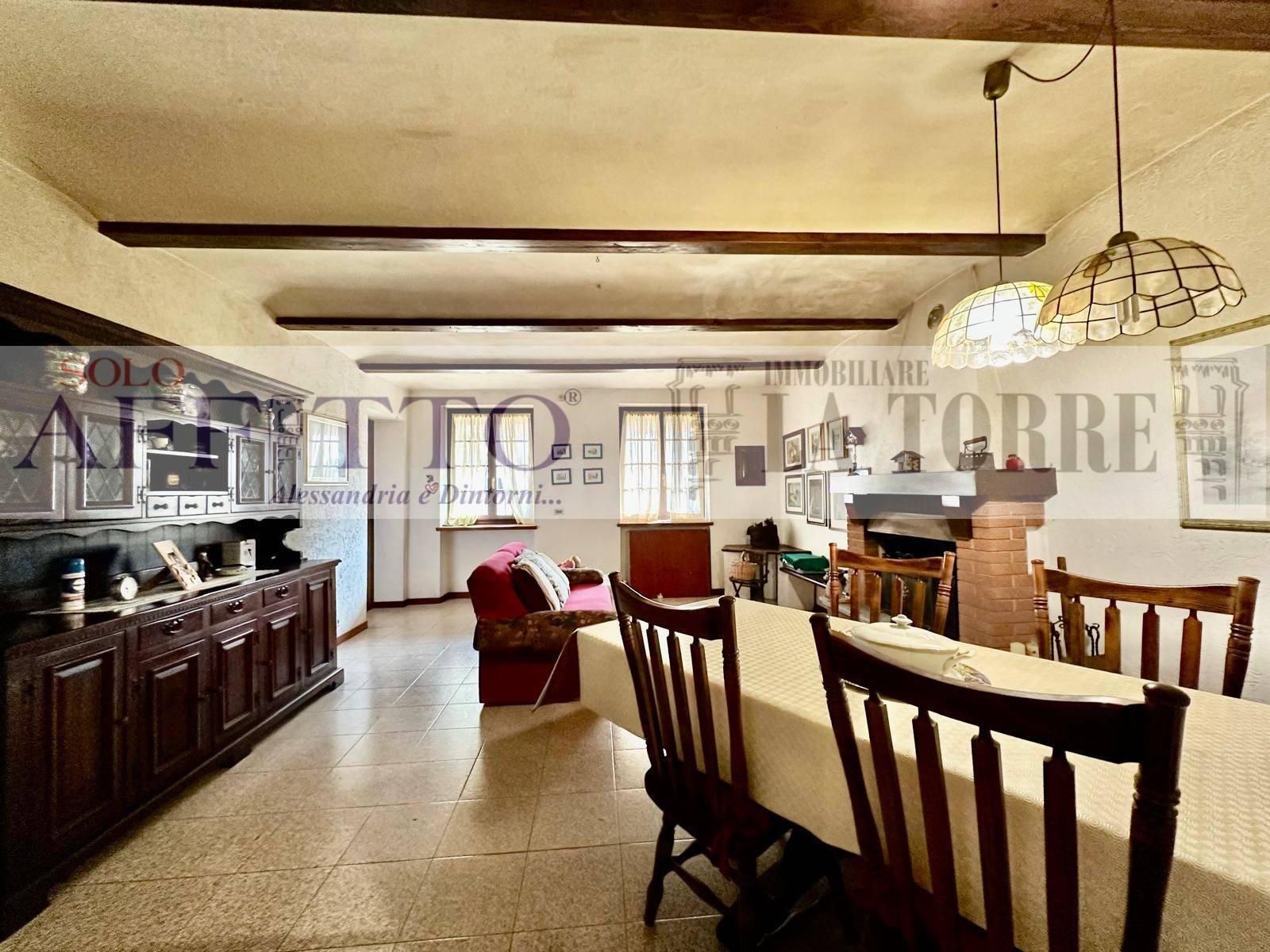 Villa a schiera in Regione Valdrosso 9, Quattordio