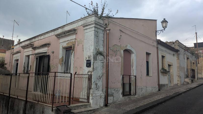 Casa indipendente in Via  Umberto I°, Cassaro — foto 5 di 5