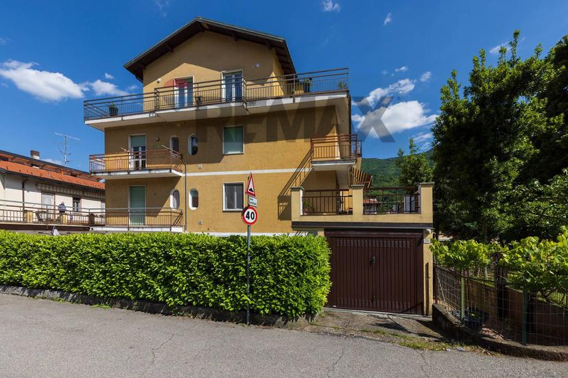 Trilocale in Via Gattoni 40, Porto Ceresio — foto 2 di 5