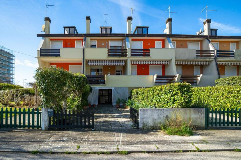 Villa a schiera in Via Vasco De Gama 3, Caorle — foto 2 di 5