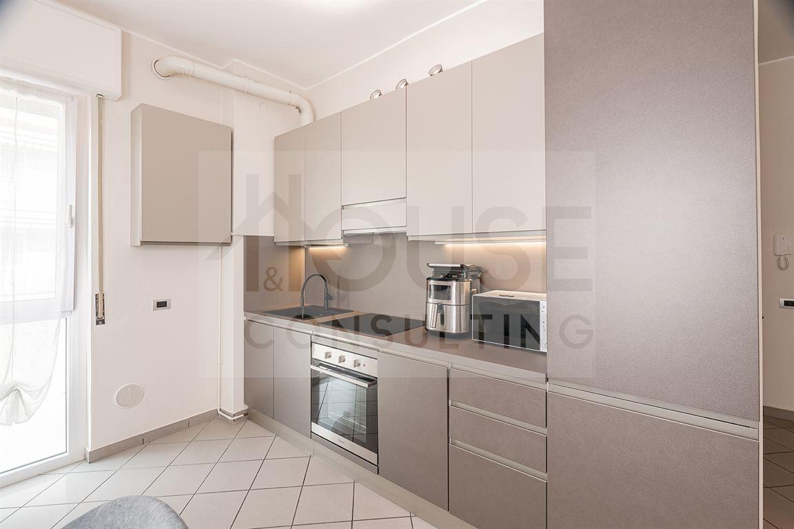 Bilocale in Via Parini 72, Arcore