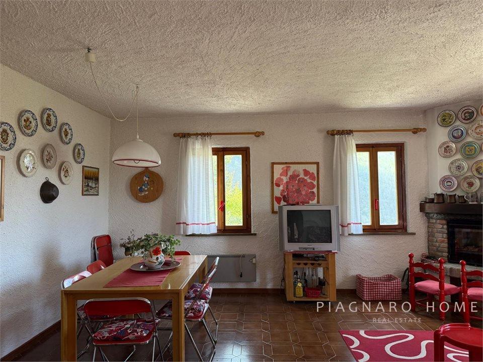 Casa indipendente in Località Zuccà, Zeri