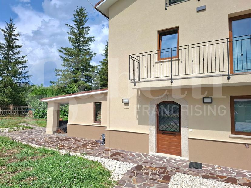 Villa in Via delle Cese Snc, Rocca di Mezzo — foto 3 di 5