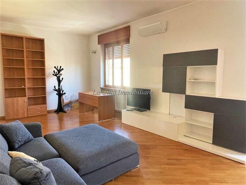 Bilocale in Via Giacomo Leopardi 6, Novara — foto 3 di 5