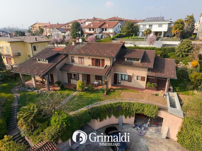 Villa trifamiliare in Via Vincenzo Bellini  3, Besana in Brianza — foto 5 di 5