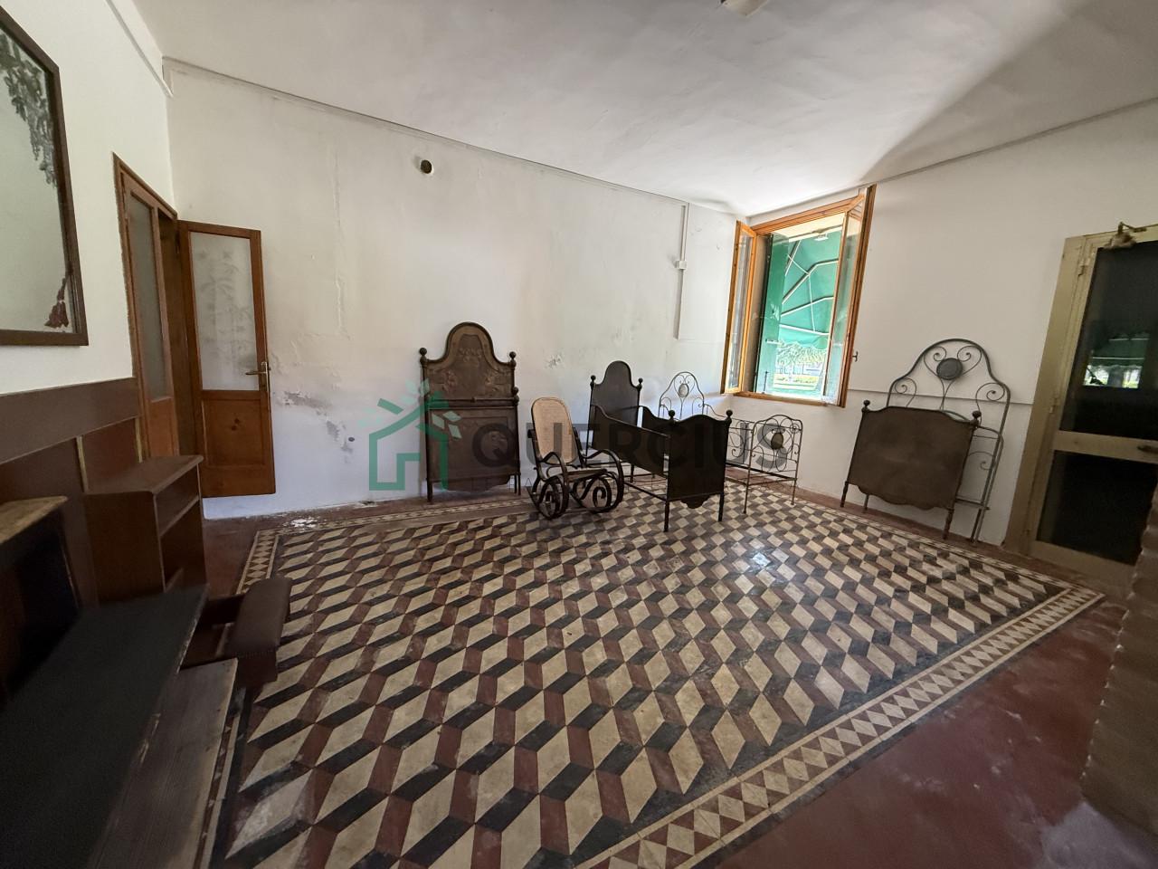 Villa a schiera in Piazza Francesco Poggi, Arcole
