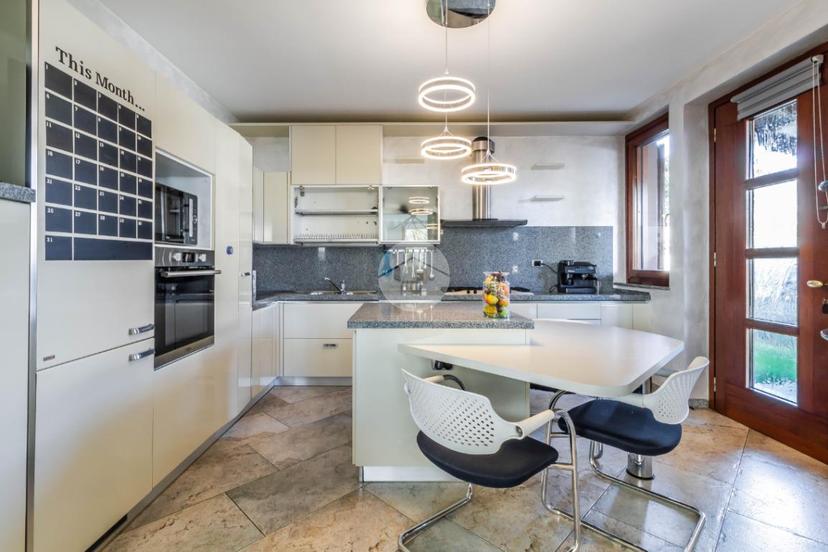Villa in Via Giulio Verne 31, Marcallo con Casone