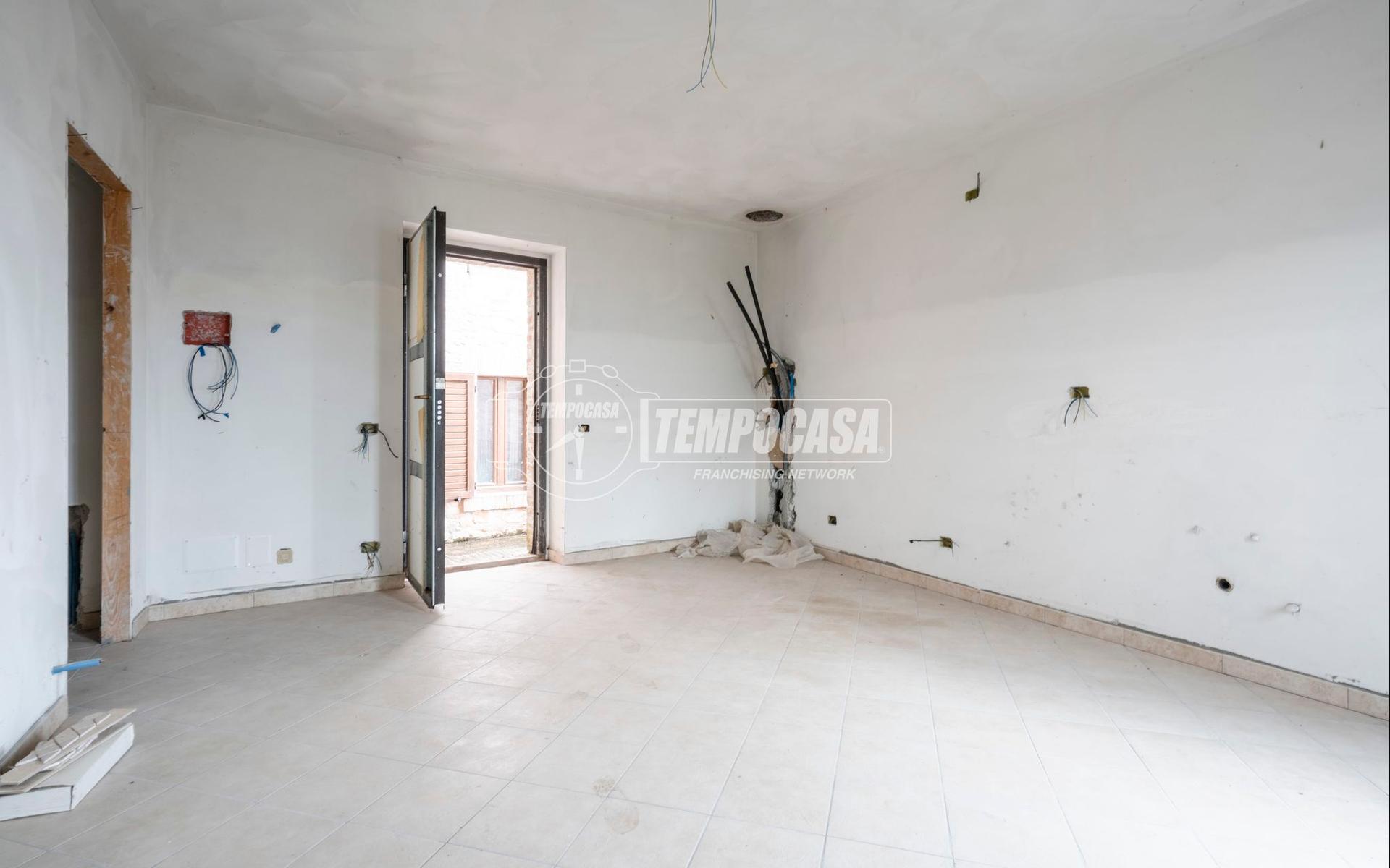 Trilocale in Località Corsciano, Corsciano, San Severino Marche