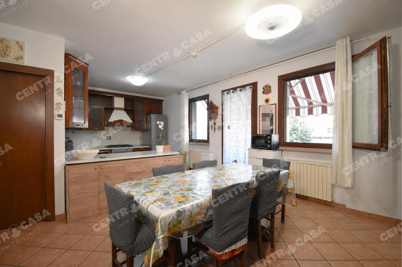 Villa a schiera in Via Salvo d'Acquisto 2, Bovolone — foto 2 di 5