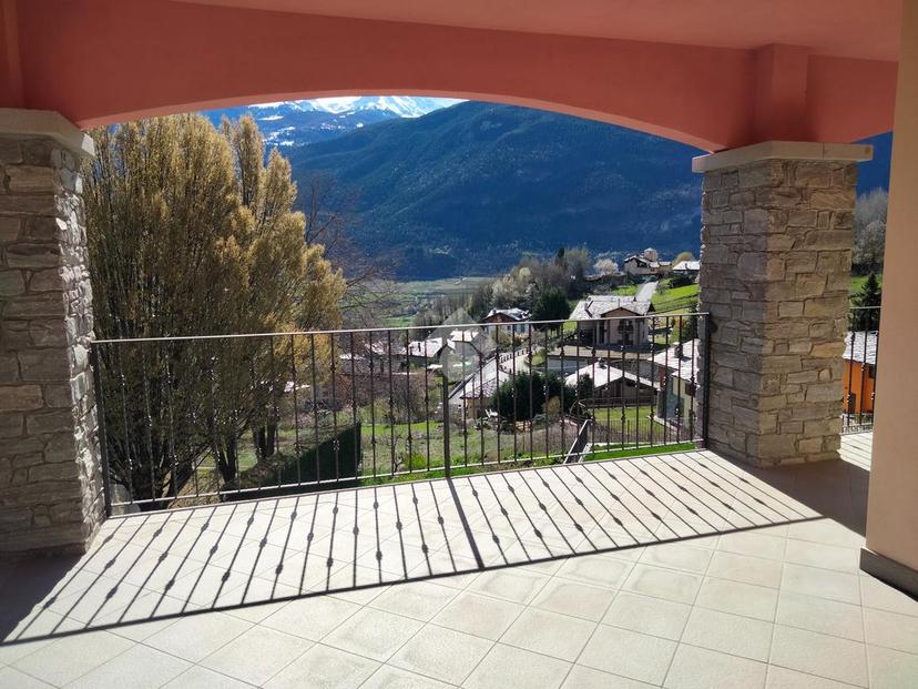 Trilocale in Frazione Rovine 95, Sarre — foto 2 di 5