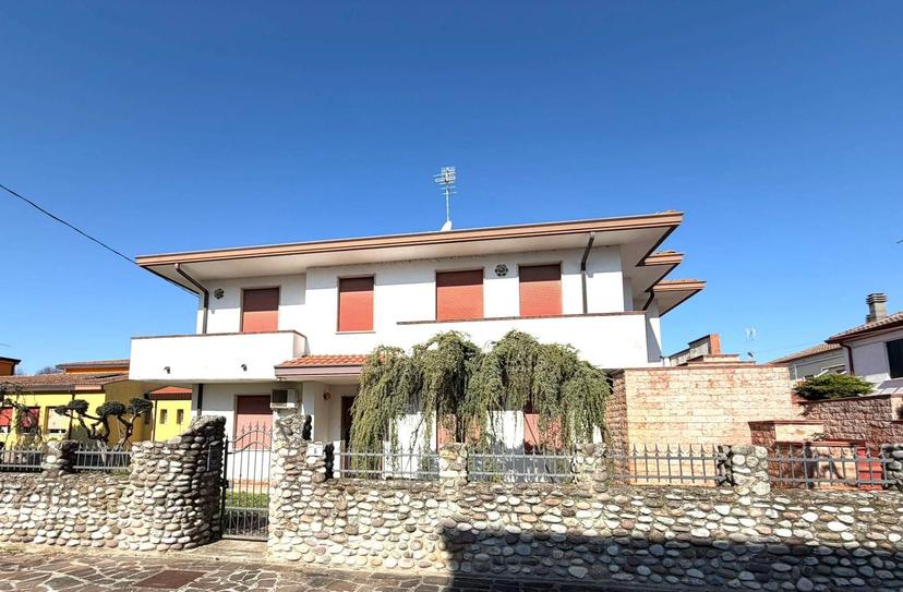 Casa indipendente in Via Roma, Pettorazza Grimani — foto 2 di 5