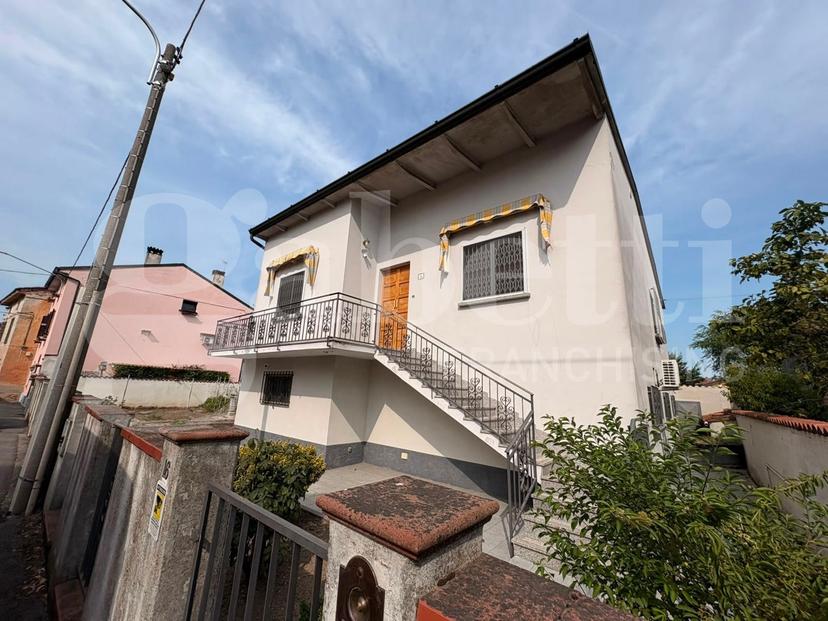 Casa indipendente in Via Cavour 16, Pieve d'Olmi — foto 3 di 5