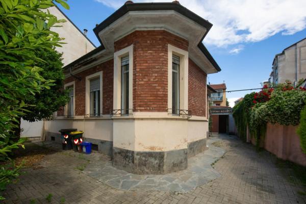 Villa in Via Pietro Cossa 10, Torino