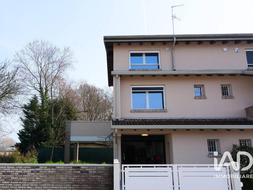 Villa in Via a. Saccani 4, Correggio — foto 3 di 5