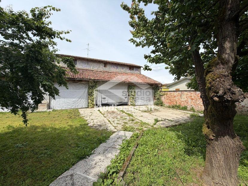 Cascina in Via Brune, Ripalta Cremasca — foto 2 di 5