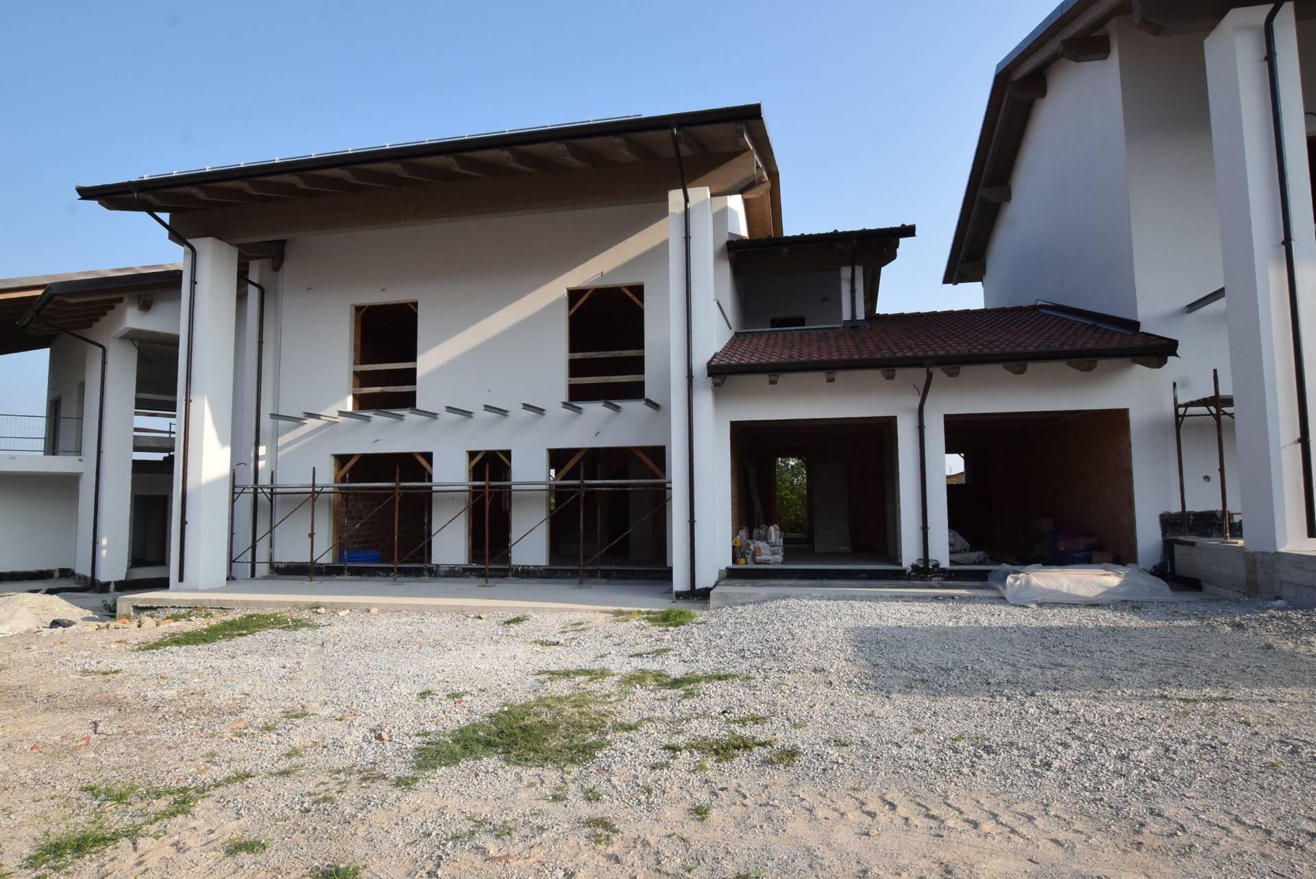 Villa a schiera in Nucleo Frà 17, Villanova Mondovì