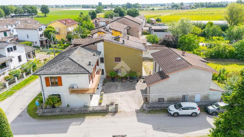 Casa indipendente in Via Matteotti 58, Campegine