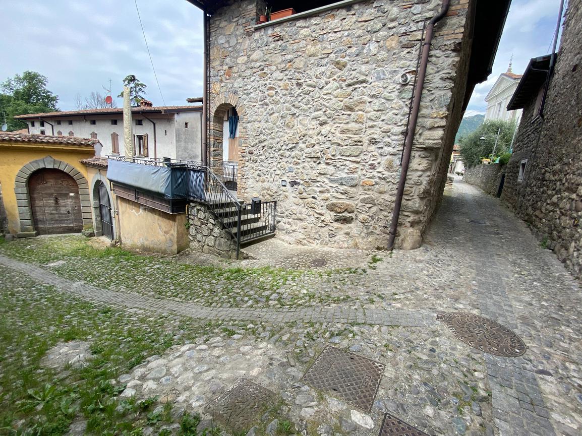 Bilocale in Via Maspiano 64, Sale Marasino