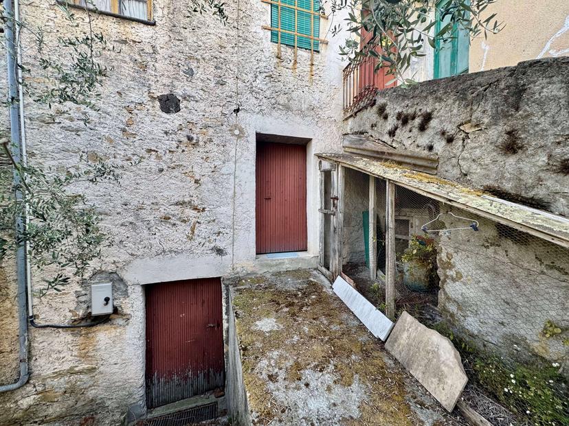 Casa indipendente in Via San Giorgio 22, Pieve di Teco — foto 2 di 5