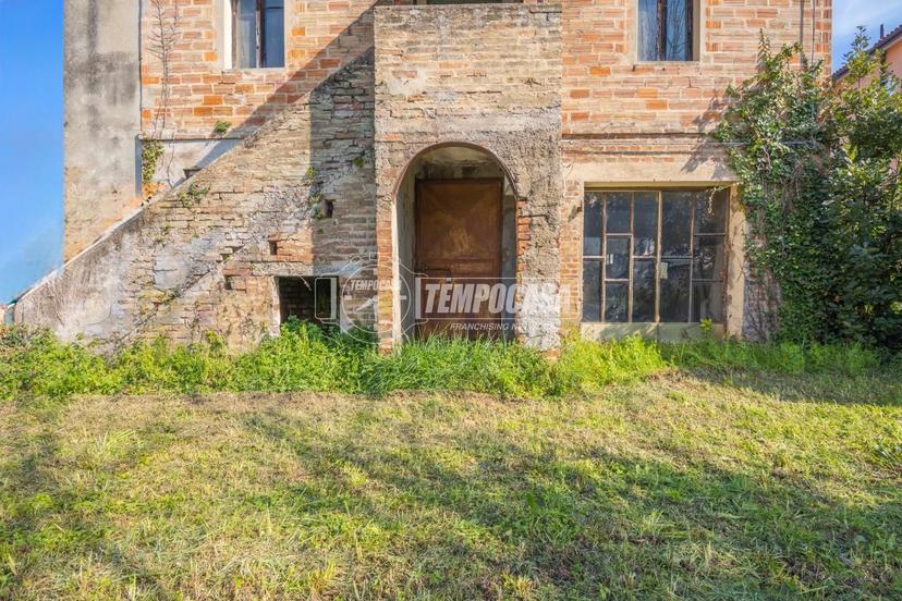 Casa colonica in Via delle Colonne 1, Falconara Marittima — foto 3 di 5