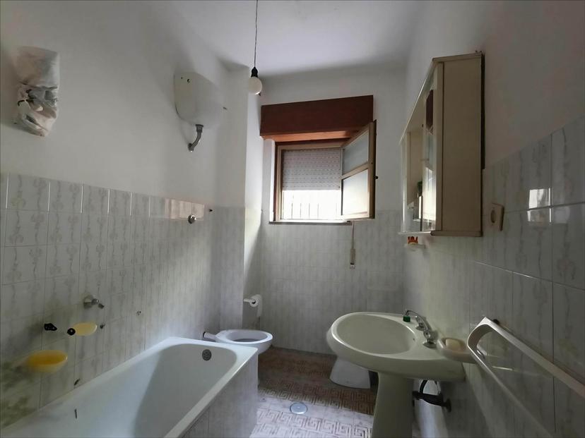 Trilocale in Via Giosuè Carducci, Chiusano di San Domenico