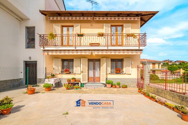 Villa a schiera in Via Caisotti 4, Santa Vittoria d'Alba