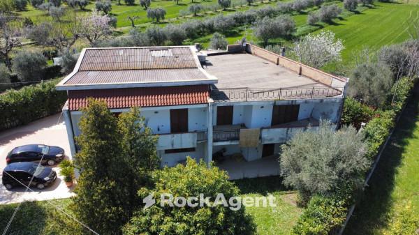 Villa bifamiliare in Via Indipendenza 76, Sant'Egidio alla Vibrata — foto 2 di 5