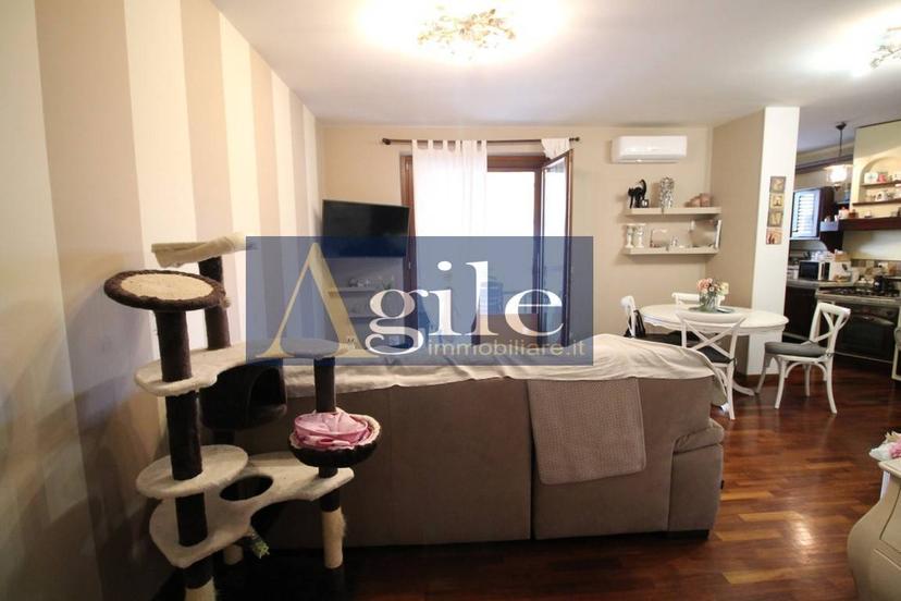 Trilocale in Via Marche 2, Grottammare