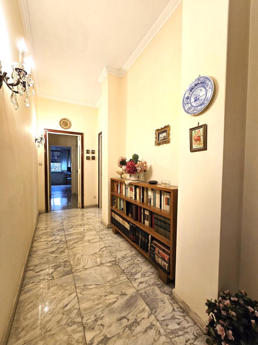 Stanza in appartamento in Via Nomentana 330, Roma