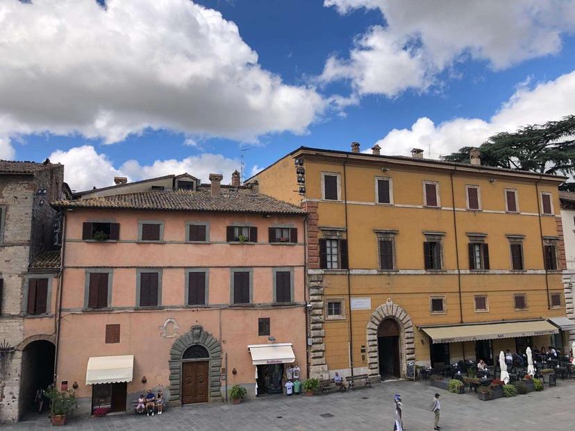 Attico in Piazza del Popolo  6, Todi — foto 3 di 5