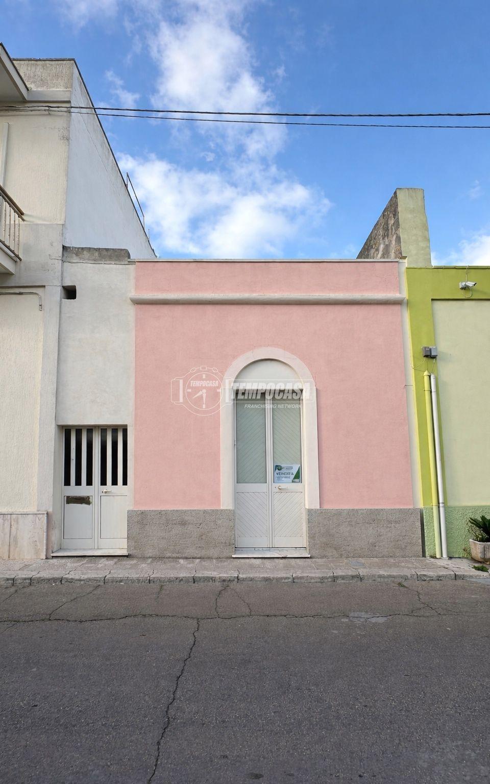 Casa indipendente in Via Ciro Menotti 33, Tricase