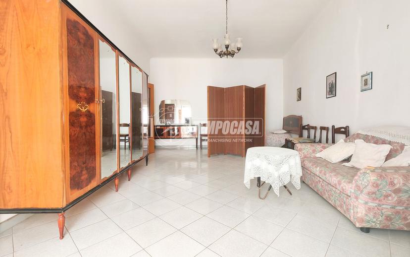 Casa indipendente in Via Alessandro Volta, Gioia del Colle — foto 2 di 5