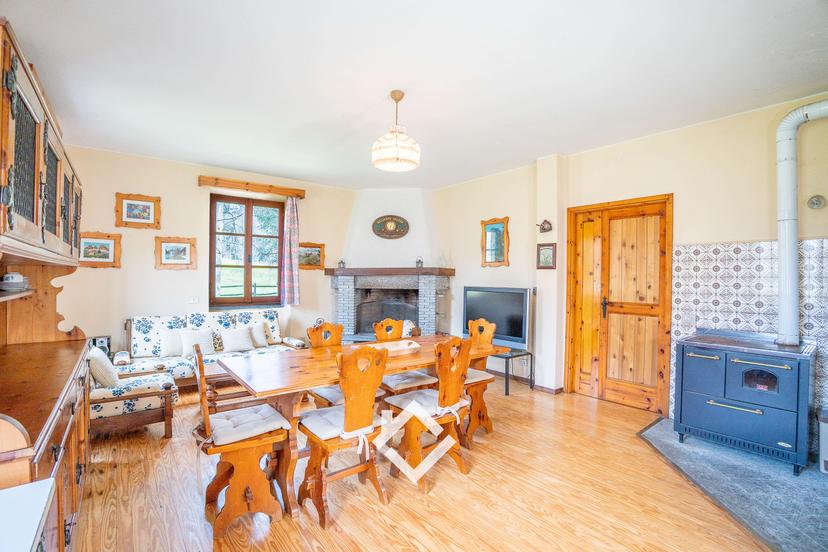 Casa indipendente in Frazione Casere , Laveno-Mombello — foto 3 di 5