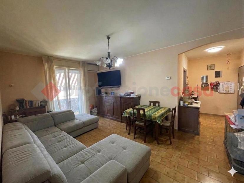 Trilocale in Via delle Vigne , Rescaldina — foto 2 di 5